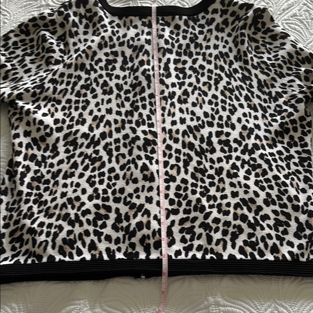 Chic Leopard Print Cardigan - Picture 14 of 16